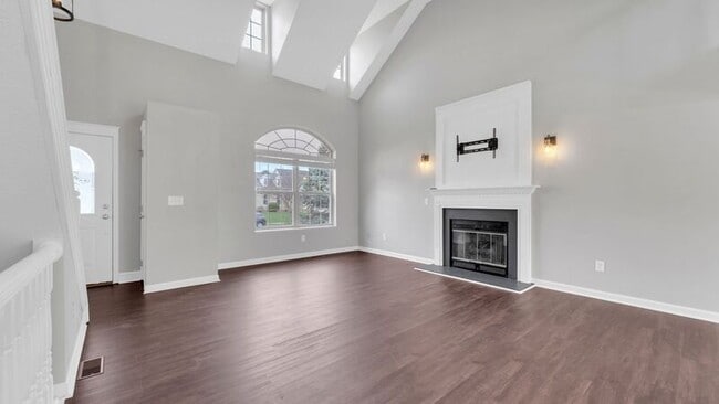 Building Photo - 167 Carriage Pl