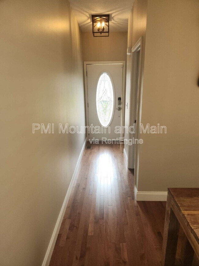 Building Photo - 50 Winterwind Dr