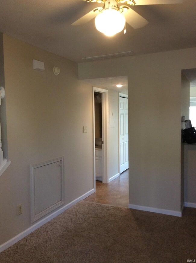 Building Photo - 795 E Sherwood Hills Dr