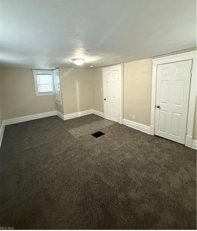 Building Photo - 3 Bedroom with Massive Primary Suite and Flexible Bonus Space