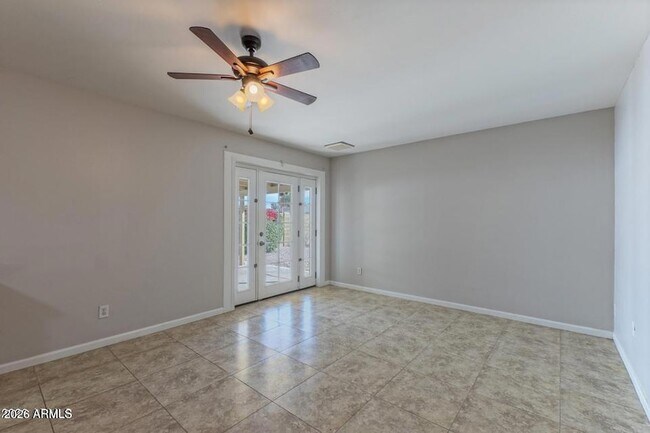 Building Photo - 1611 E El Parque Dr