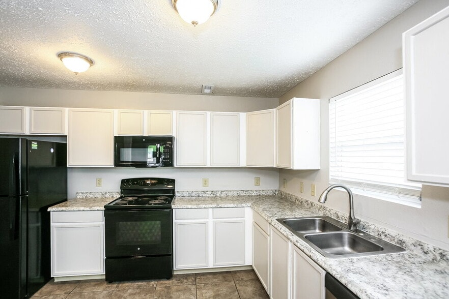 Building Photo - 14427 Cuppola Dr