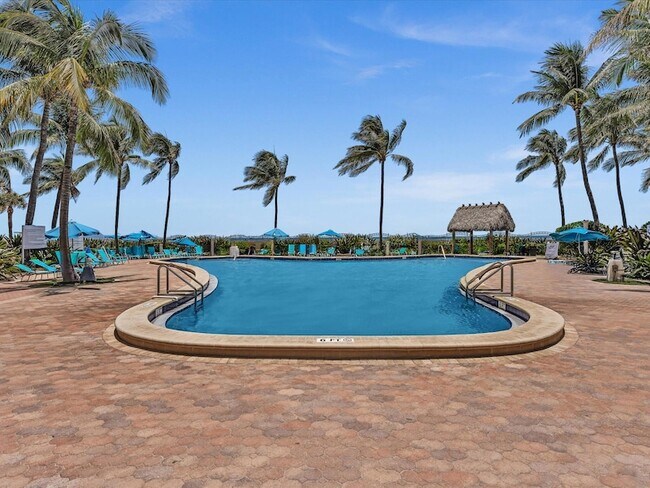 Building Photo - 3901 S Ocean Dr