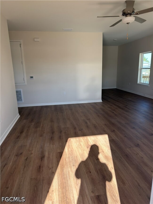 Building Photo - 2381 Oleander St