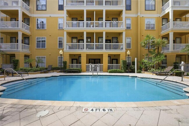 Building Photo - 860 N Orange Ave