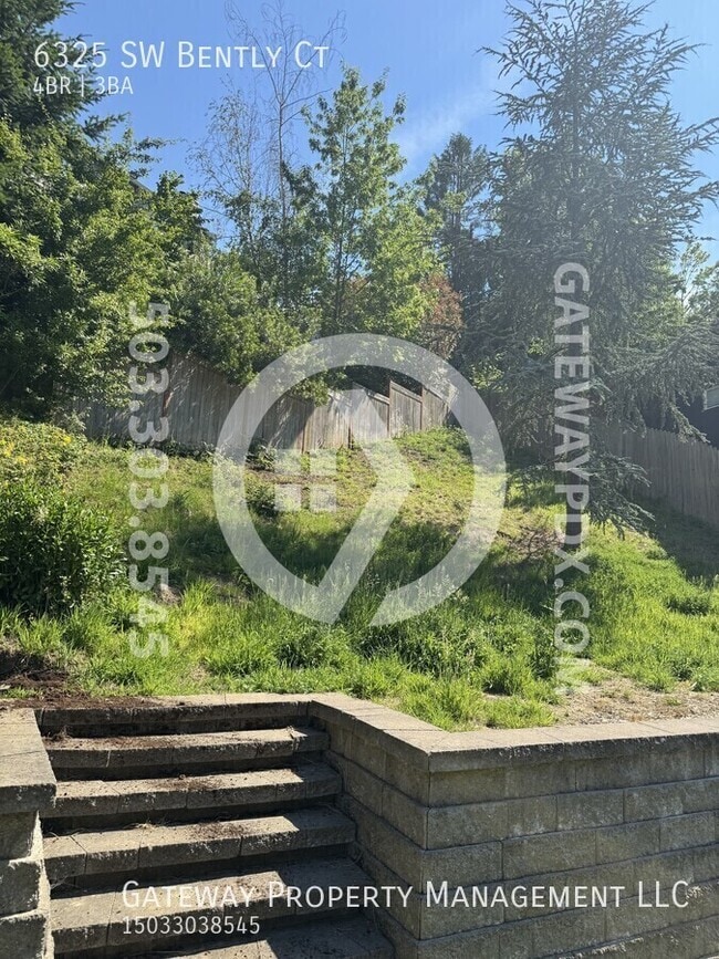 Building Photo - 6325 SW Bently Ct