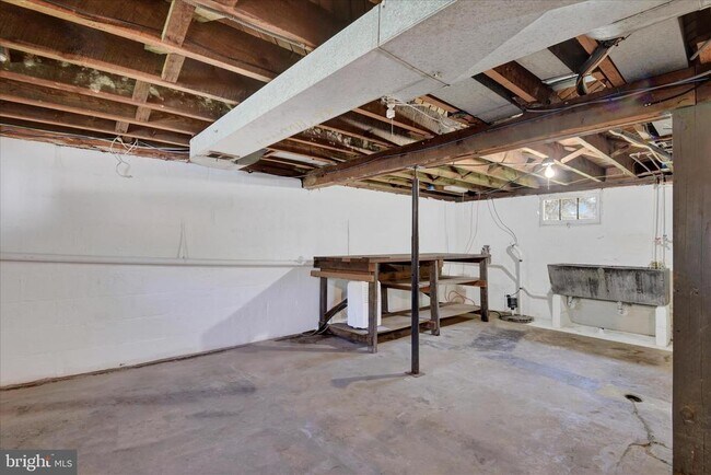 Building Photo - 116 2nd Ave