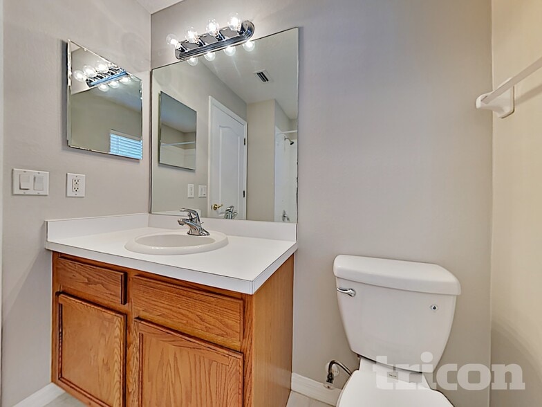 Building Photo - 30812 Midtown Ct