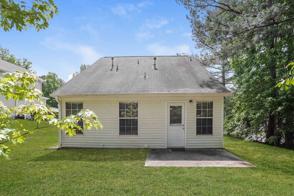 Building Photo - 1531 Wembley Dr