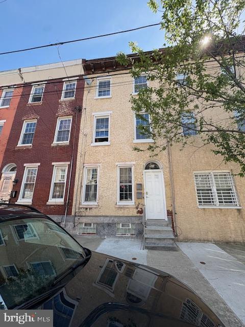 Building Photo - 923 N 28th St