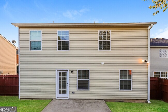 Building Photo - 1924 Simmons Ln