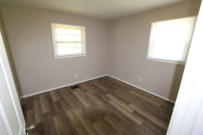 Building Photo - Charming 3-Bedroom Home with Modern Amenities