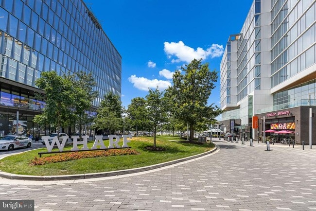 Building Photo - 1101 3rd St SW