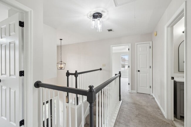Building Photo - 184 Crestfield Pl