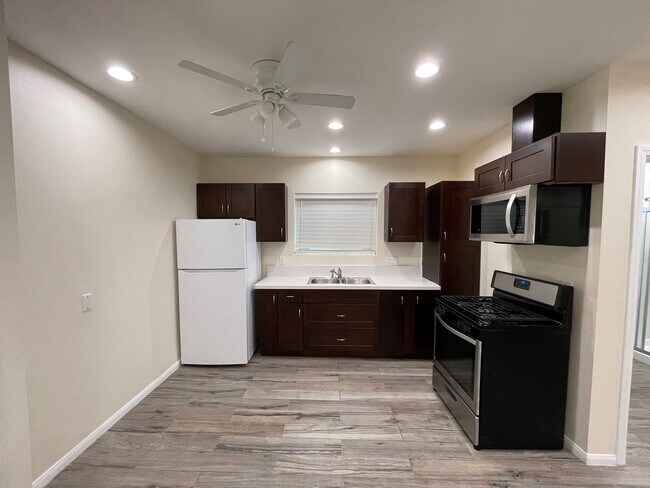 Kitchen - 19919 Community St