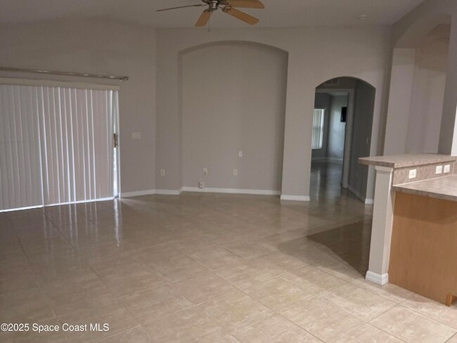Building Photo - 1044 Sedgewood Cir