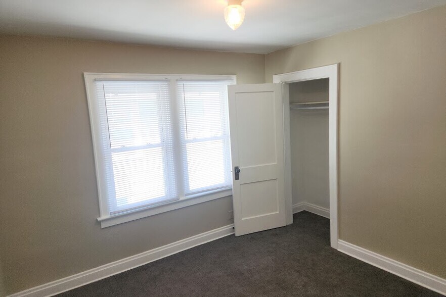 Middle Bedroom 10' 3" x 9' 10" - 43 N Roys Ave