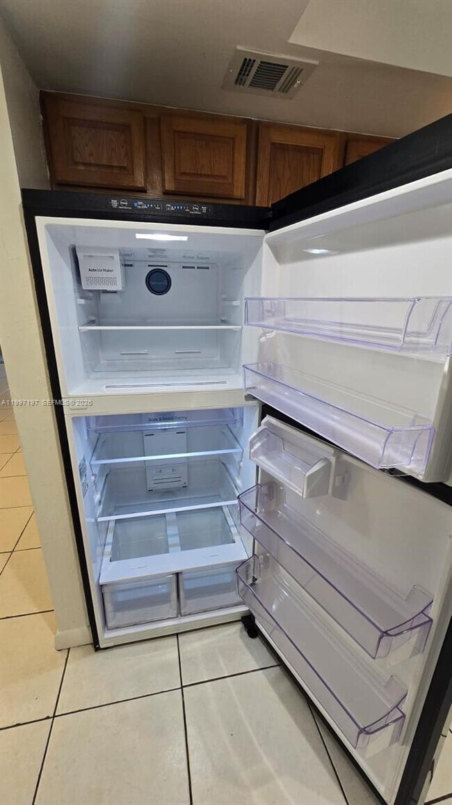 Building Photo - 702 NW 87th Ave