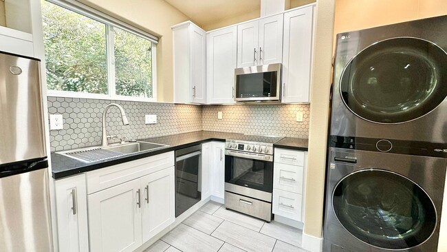 Building Photo - Immaculate and Beautiful Attached JADU Construction Guest Home on Lovely, Gated Private Property!