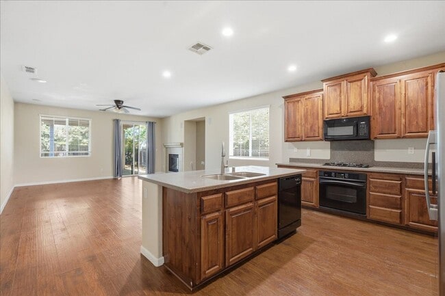Building Photo - 4143 Cahakia Pl