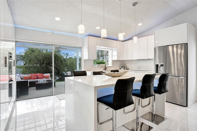 Building Photo - 13430 SW 17th Ct