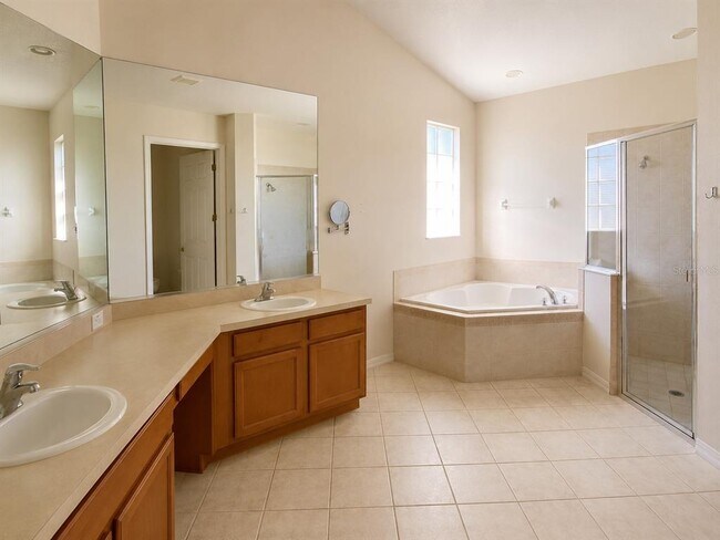 Building Photo - 1460 Equinox Cir