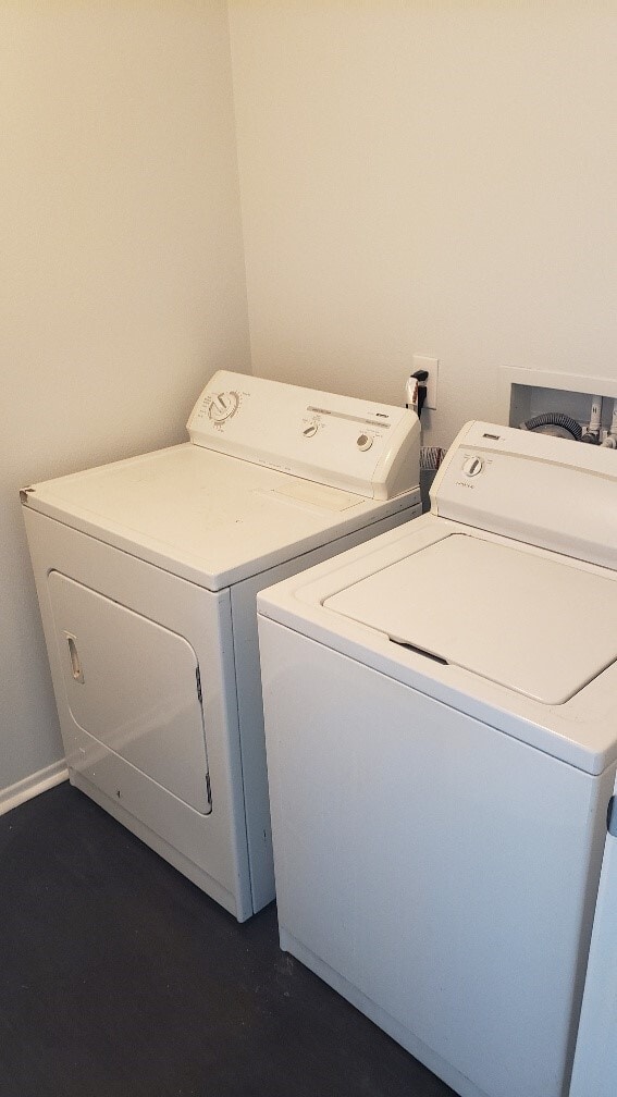 Building Photo - 1343 Estel Dr