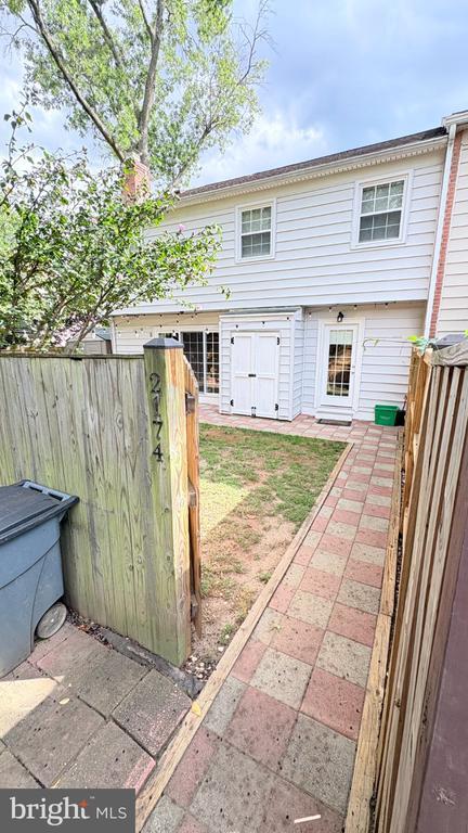 Building Photo - 2174 Mayflower Dr