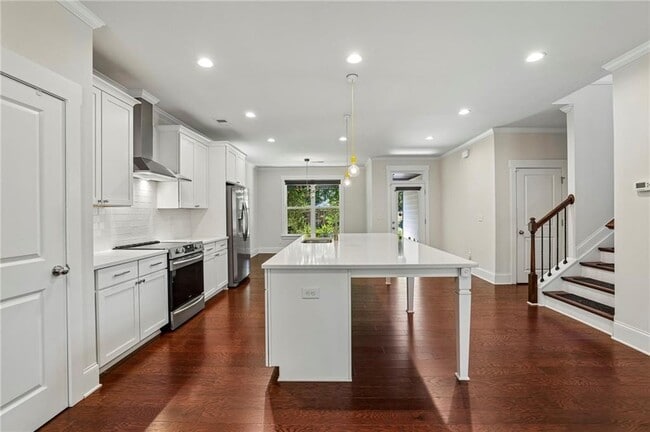 Building Photo - 875 Beryl St SW