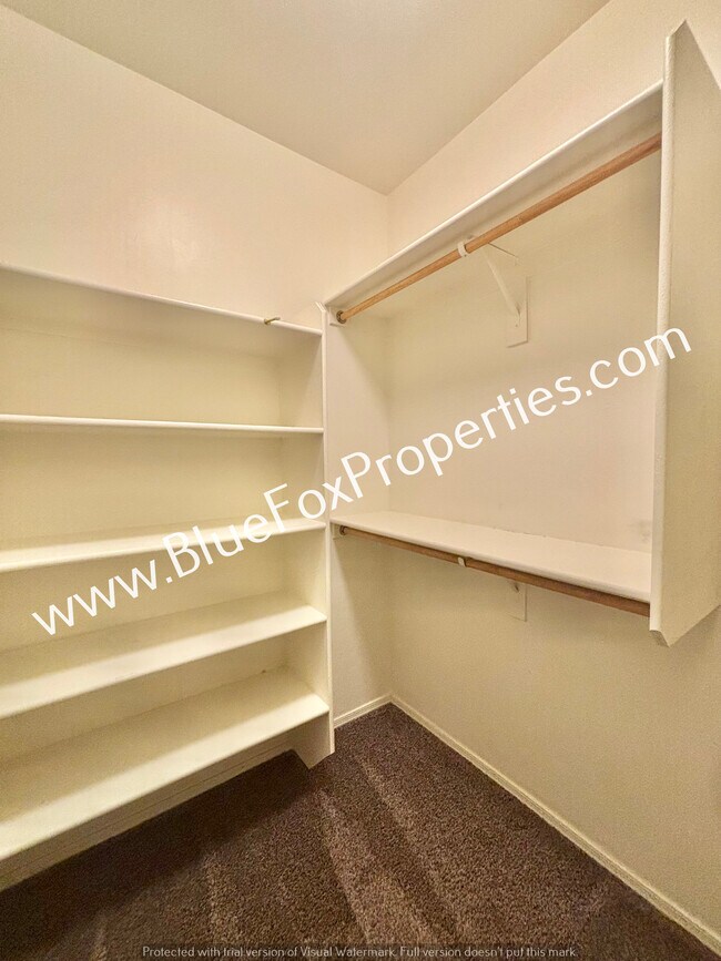 Building Photo - 12183 E Metz Dr