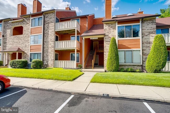 Building Photo - 2118A Greenwood Ct