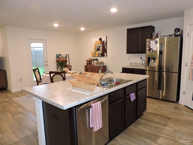 Building Photo - 6450 Churchill Cir