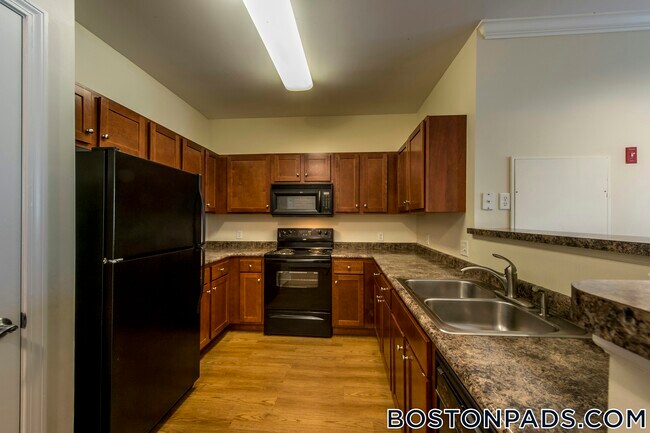 Primary Photo - 311 Lowell St