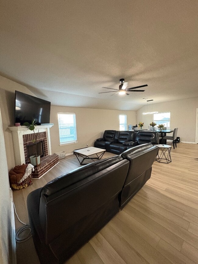 Building Photo - 6708 Oliver Loving Dr