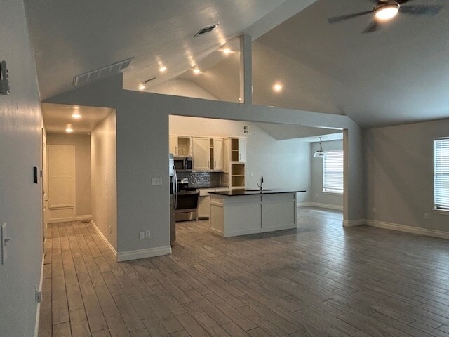 Building Photo - 62 Southridge Rd
