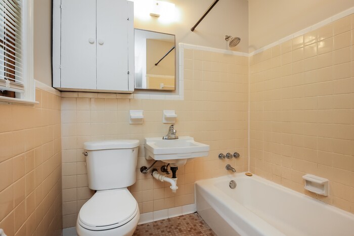 Building Photo - 212 Jean Wells Dr