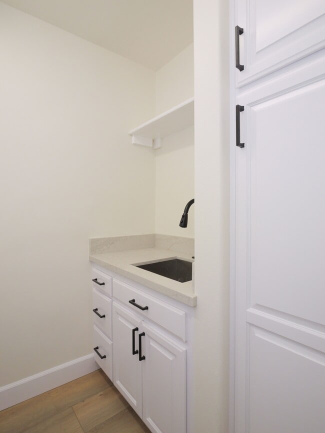 Building Photo - 108 Vía Mesa Grande