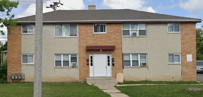 Building Photo - 9000 W Carmen Ave