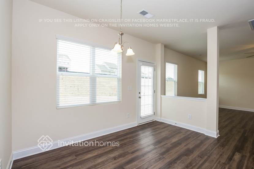 Building Photo - 131 Sassafras Rd