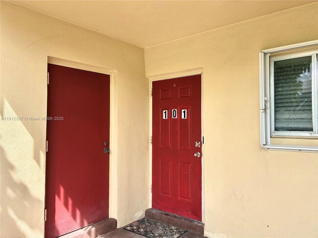 Building Photo - 200 Waterway Dr S