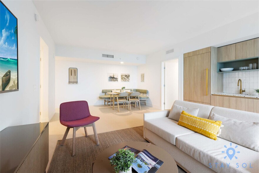 Building Photo - 601 NE 1st Ave