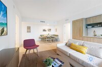 Building Photo - 601 NE 1st Ave