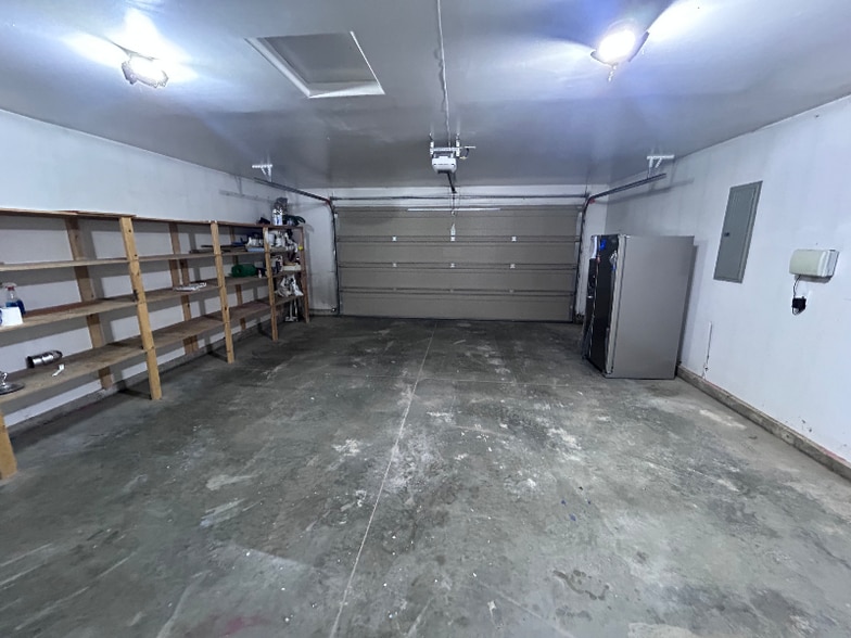 Building Photo - 517 Meadowview Ln