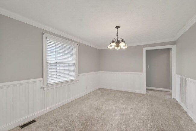 Building Photo - Spacious 5-Bedroom Home in Virginia Beach