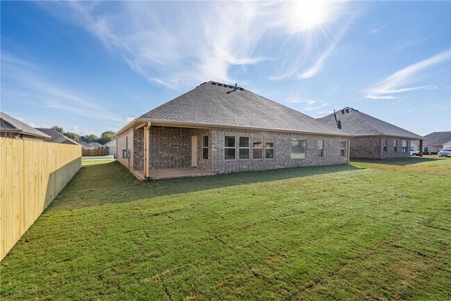 Building Photo - 87 N Banner Ave