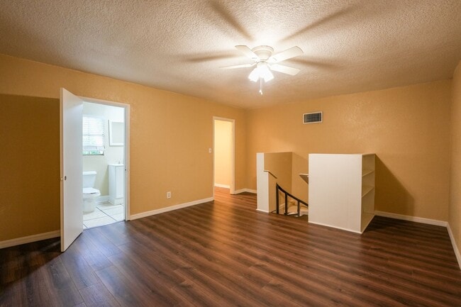 Building Photo - 10031 Union Park Dr