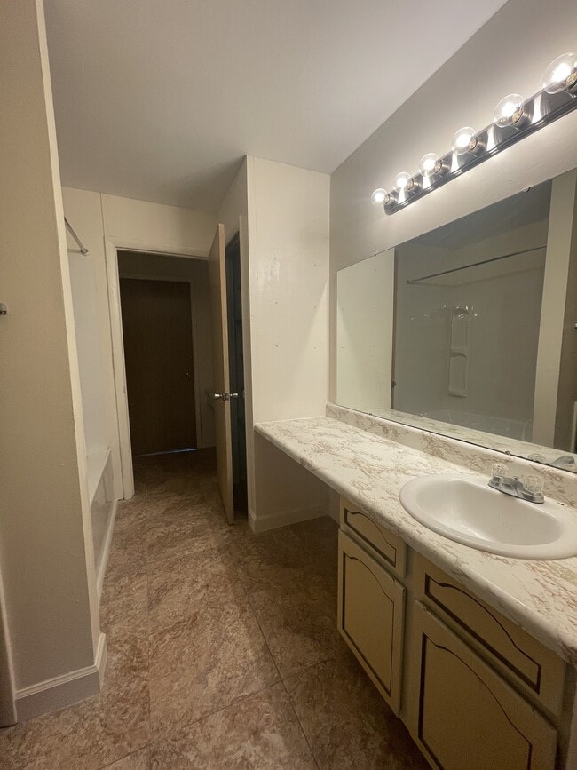 Building Photo - 6534 Cornwall Ct