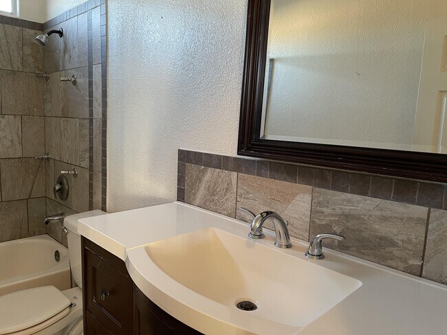 Building Photo - 9125 Sparklewood Ct