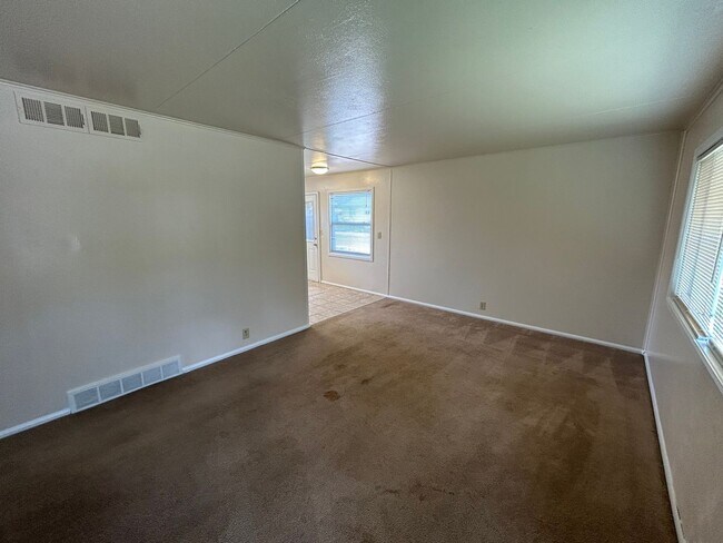 Building Photo - single family home