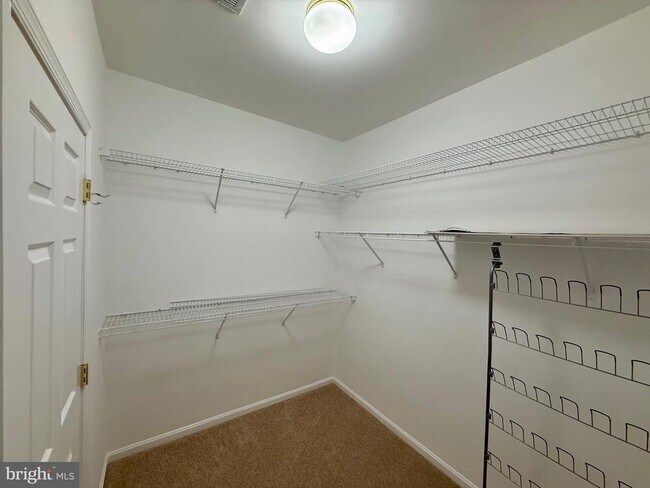 Building Photo - 13216 Fox Bow Dr